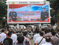 Bentuk Pengawasan, Kapolres Jombang Lakukan Pemeriksaan Senpi dan Urine Secara Berkala