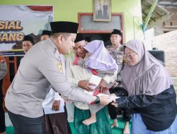 Kapolres Jombang Berikan Bansos ke TPQ Jama’atun Turipinggir, Megaluh