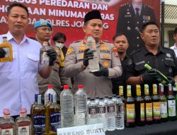 Polisi Gagalkan Pengiriman Ratusan Botol Miras dari Grobogan ke Jombang
