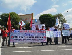 Abaikan Seremonial, Buruh di Jombang Pilih Aksi Turun ke Jalan