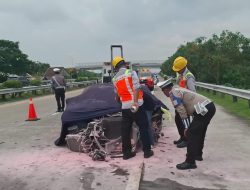 Lamborghini Sruduk Ignis di Tol Jombang, Dua Orang Luka Ringan
