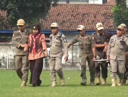 Puluhan Peserta Upacara Hardiknas di Jombang Tumbang
