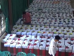 Melihat Sederet Koper Calon Jemaah Haji di Jombang Ditandai Benda Unik, dari Boneka hingga Peralatan Mandi
