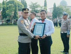 Kapolres Jombang Beri Penghargaan kepada 18 Anggota Berprestasi dan Berdedikasi