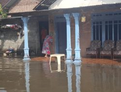 Tanggul Jebol di Jombang, Permukiman Warga Terendam