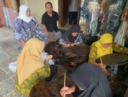 Bikin Wiwin Sumrambah Terpikat, Melihat Pesona Batik Pewarna Alam di Mojotrisno Jombang
