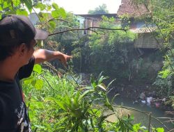 Bahaya !!! 3 Dapur Rumah Warga Betek Mojoagung Jombang Hanyut ke Sungai