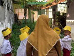 Kelas Rusak Nyaris Ambruk, Suasana MPLS di SDN Jabon 2 Jombang Memprihatinkan