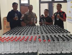 Berawal dari Truk yang Timbulkan Kecurigaan, Polisi Amankan 506 Botol Arak Bali di Jombang