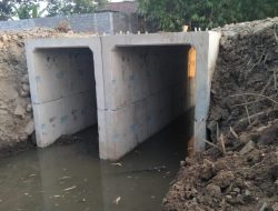 Jembatan Milik PT Tunas Althea Sejati di Catak Gayam Mojowarno Jombang, Diduga Tabrak Aturan