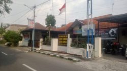 Punya Tunggakan Hutang, Seorang Warga Dijombang Diseret Kepenjara Oleh Polisi