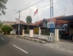 Punya Tunggakan Hutang, Seorang Warga Dijombang Diseret Kepenjara Oleh Polisi