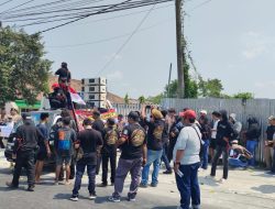 LSM PAGAR Jombang Gelar Aksi Demo di Depan PT JPN Banjardowo Jombang